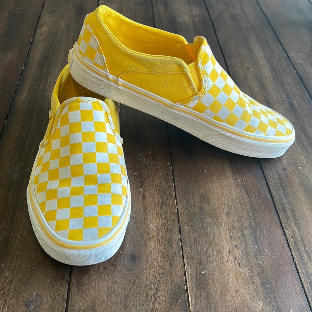 Yellow and white checkerboard vans slip on 9